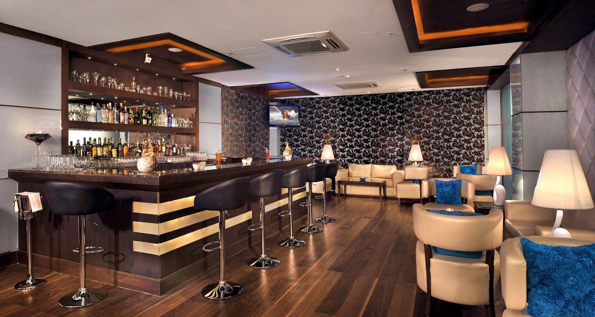 Country Inn & Suites By Radisson, Gurugram Sector 12 グルガウン レストラン 写真